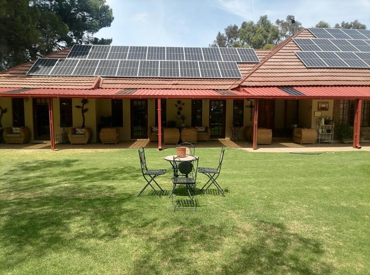 A Cherry Lane Self Catering And B&B Bloemfontein Bagian luar foto