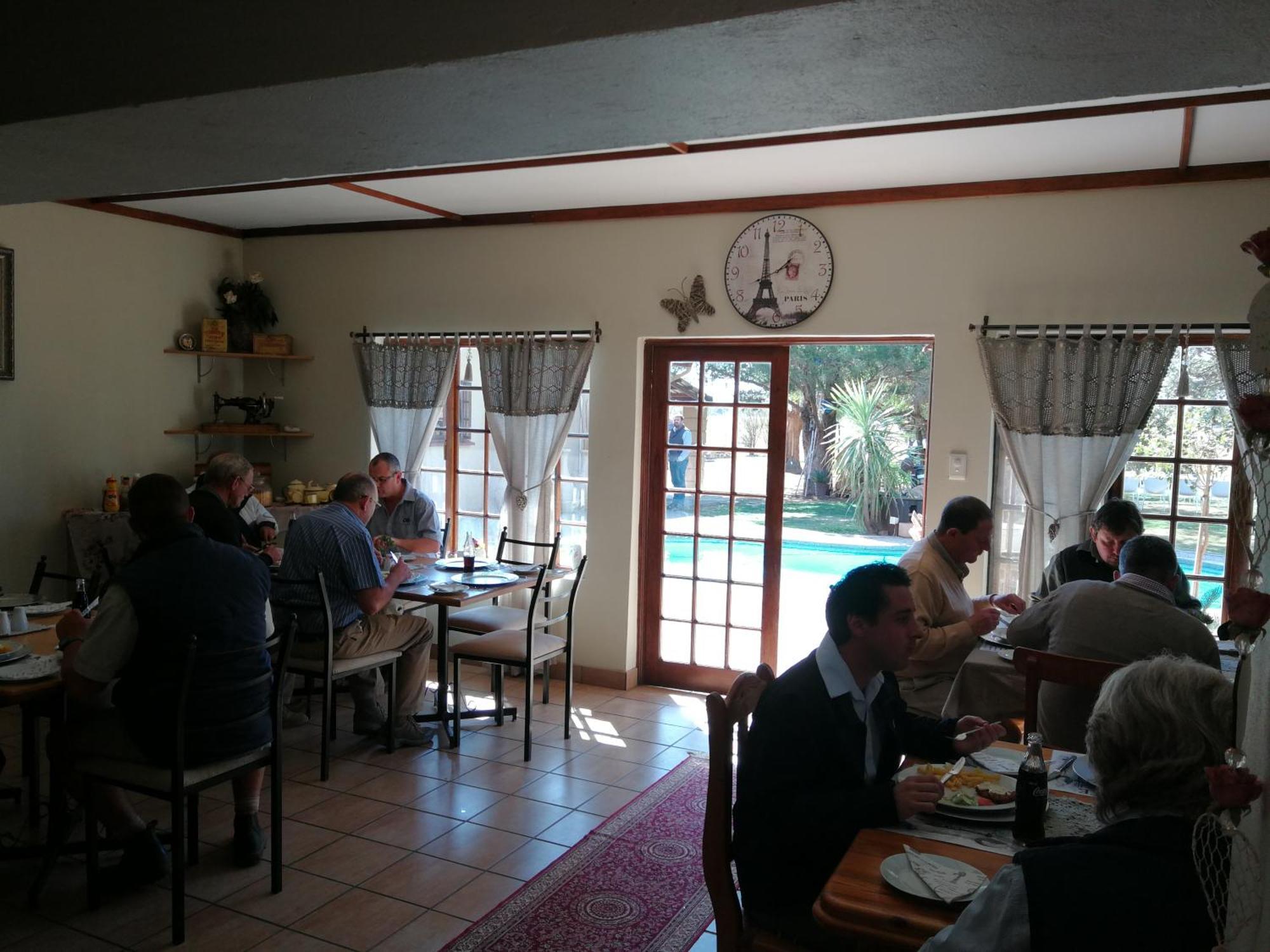A Cherry Lane Self Catering And B&B Bloemfontein Bagian luar foto