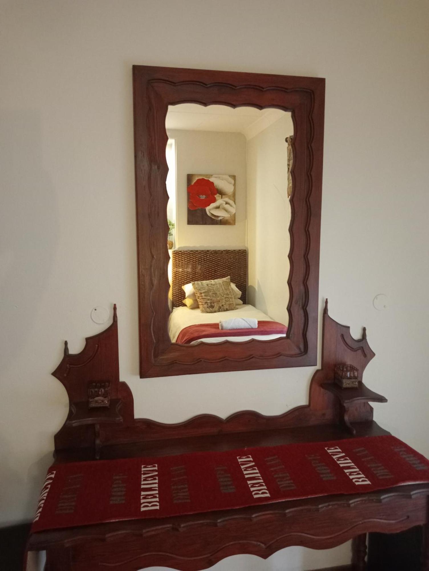 A Cherry Lane Self Catering And B&B Bloemfontein Bagian luar foto