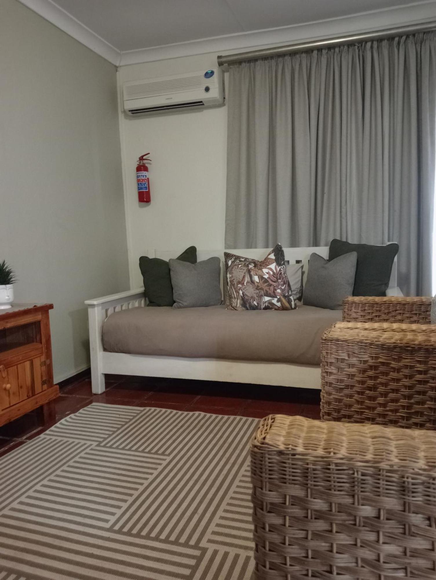 A Cherry Lane Self Catering And B&B Bloemfontein Bagian luar foto