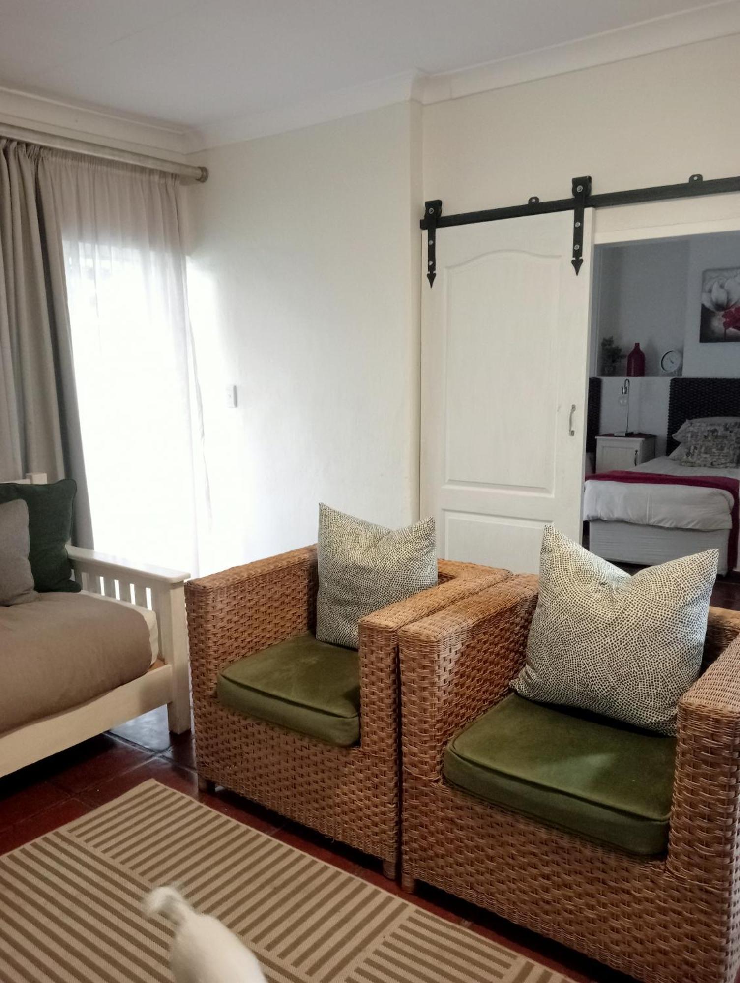 A Cherry Lane Self Catering And B&B Bloemfontein Bagian luar foto