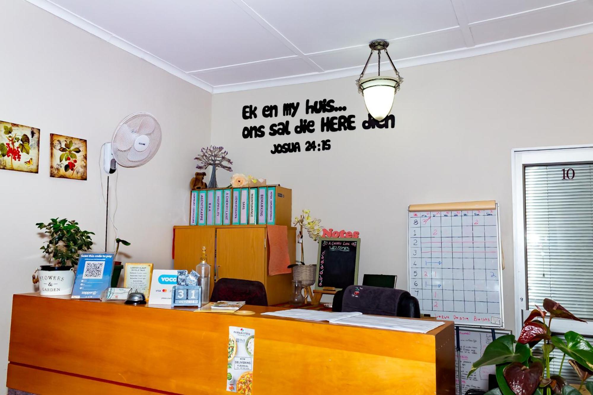 A Cherry Lane Self Catering And B&B Bloemfontein Bagian luar foto
