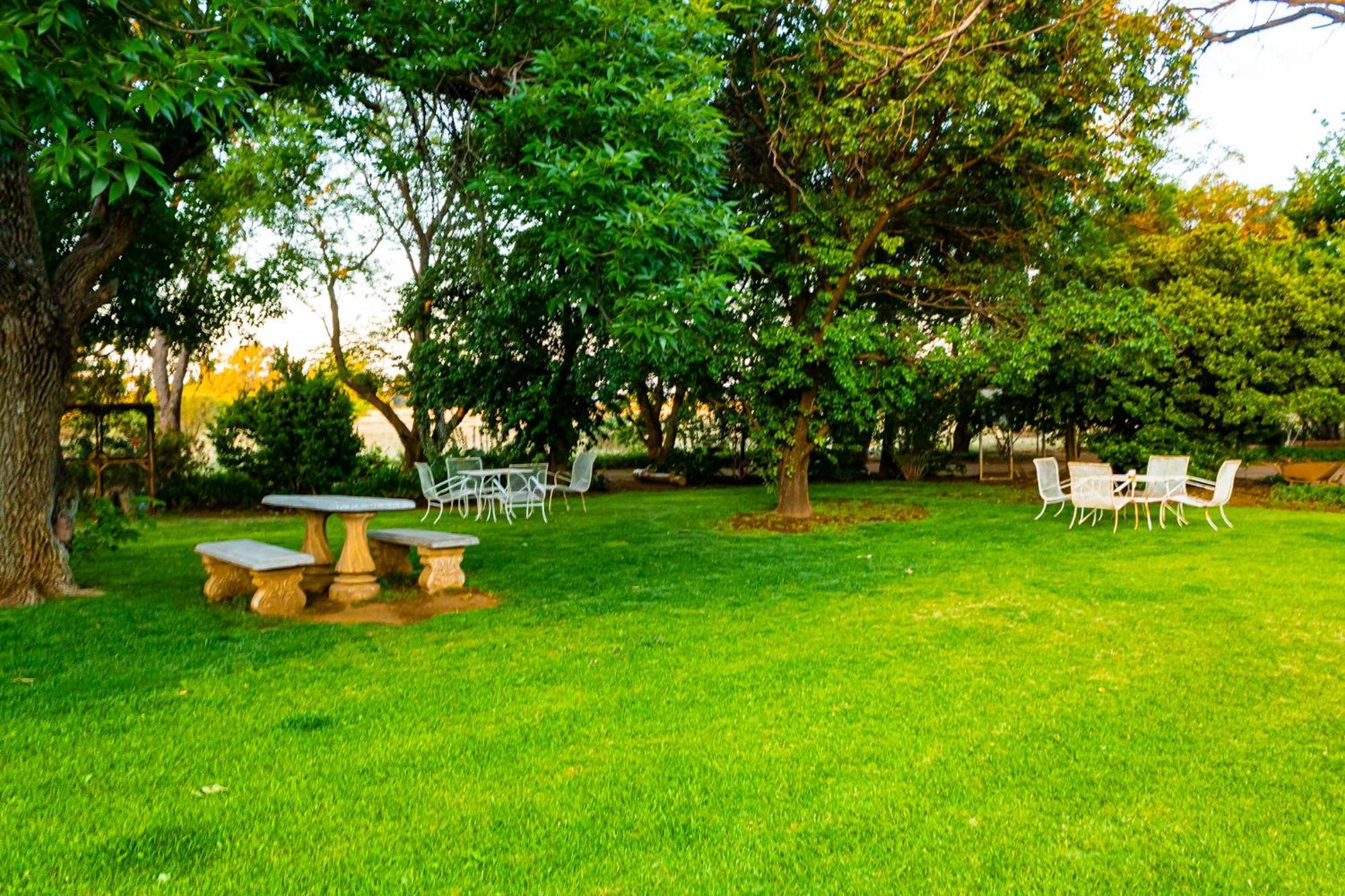 A Cherry Lane Self Catering And B&B Bloemfontein Bagian luar foto
