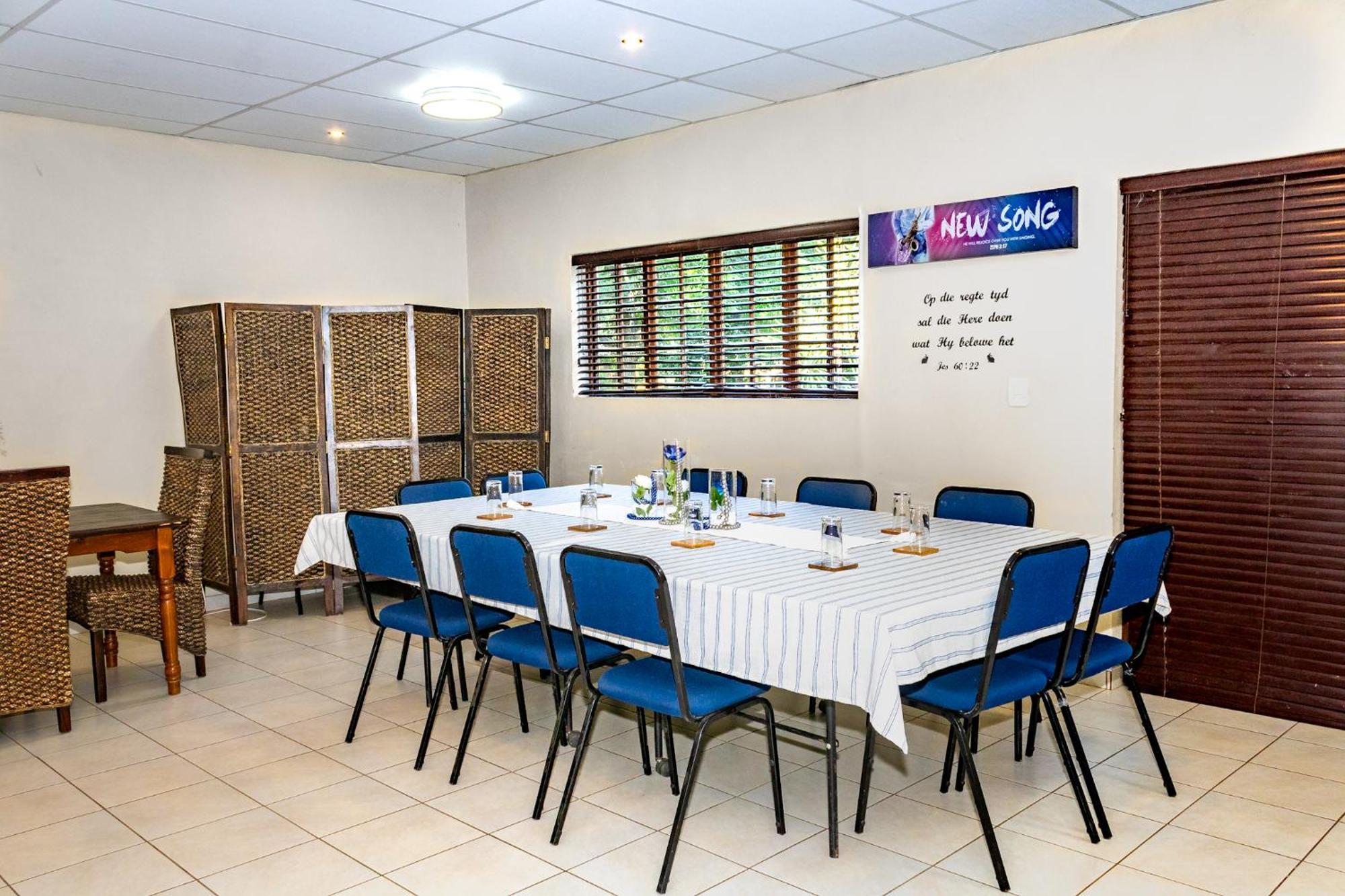 A Cherry Lane Self Catering And B&B Bloemfontein Bagian luar foto