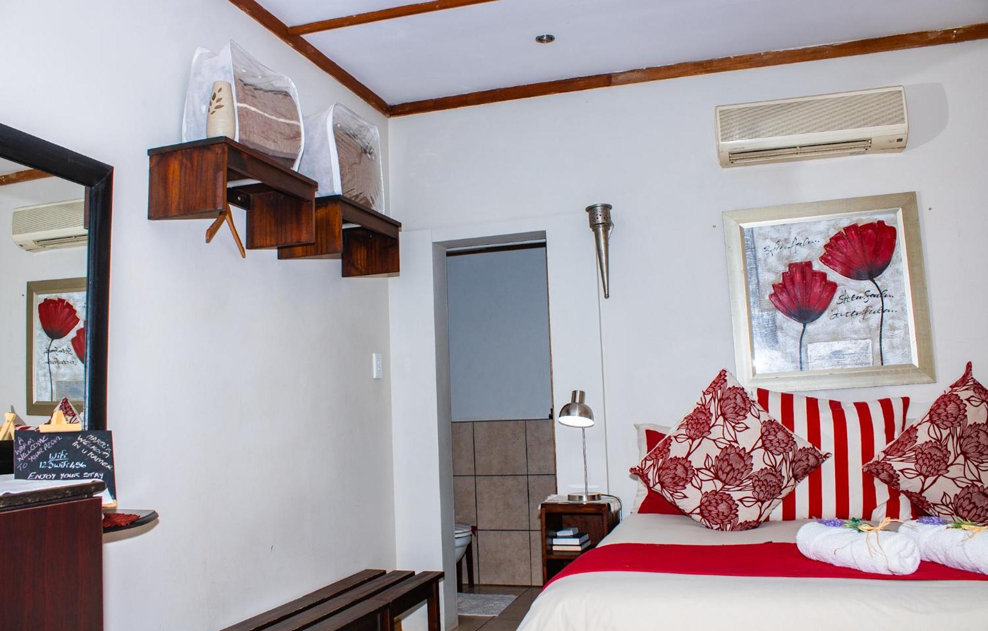 A Cherry Lane Self Catering And B&B Bloemfontein Bagian luar foto